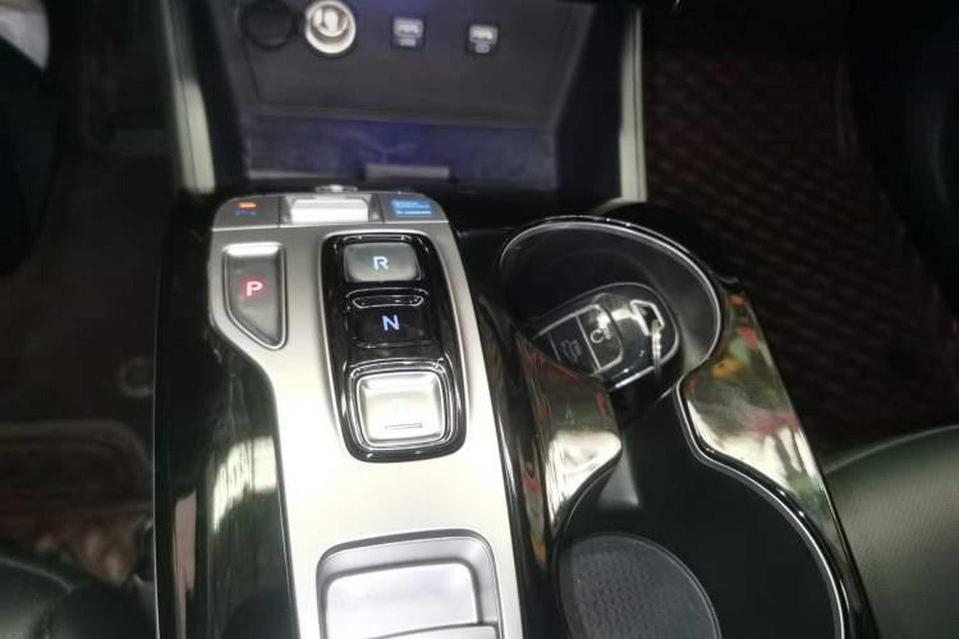 Used Hyundai Tucson 2022 Tucson L 2.0L Hybrid · Flagship Edition Gear Lever