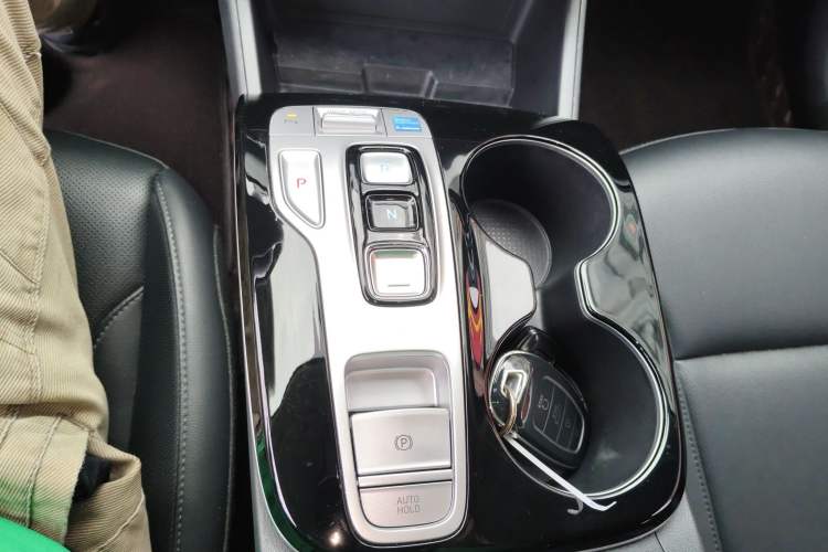 Used Hyundai Tucson 2022 Tucson L 2.0L Hybrid · Flagship Edition Gear Lever