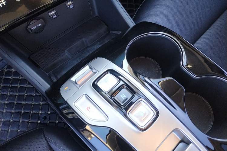 Used Hyundai Tucson 2022 Tucson L 2.0L Hybrid - Prestige Edition Gear Lever
