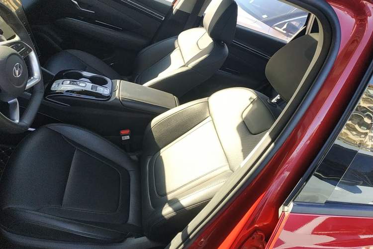 Used Hyundai Tucson 2022 Tucson L 2.0L Hybrid - Prestige Edition Left Front Seat