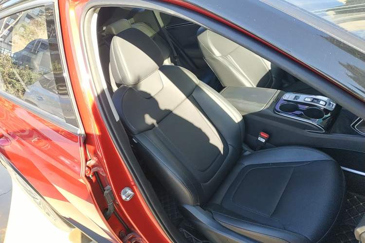 Used Hyundai Tucson 2022 Tucson L 2.0L Hybrid - Prestige Edition Right Front Seat