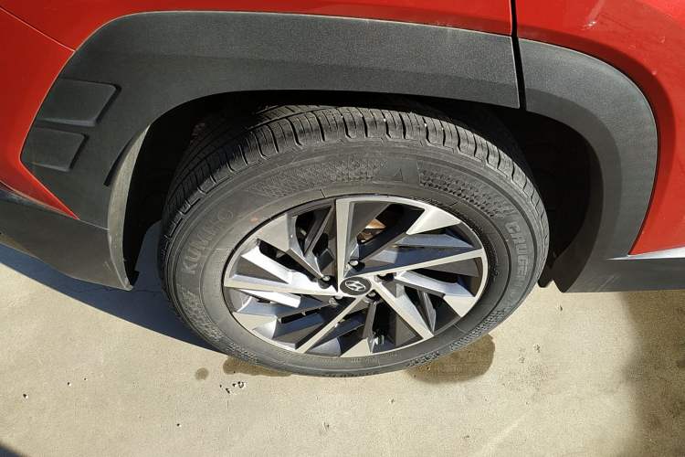 Used Hyundai Tucson 2022 Tucson L 2.0L Hybrid - Prestige Edition Right Rear Wheel Hub