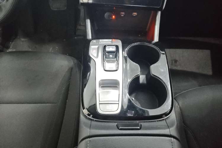 Used Hyundai Tucson 2022 Tucson L 2.0L Hybrid – Smart Enjoyment Version Gear Lever