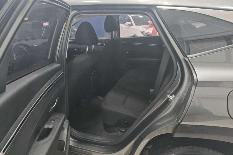 Used Hyundai Tucson 2022 Tucson L 2.0L Hybrid – Smart Enjoyment Version Left Rear Seat