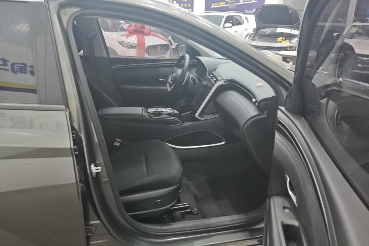 Used Hyundai Tucson 2022 Tucson L 2.0L Hybrid – Smart Enjoyment Version Right Front Seat