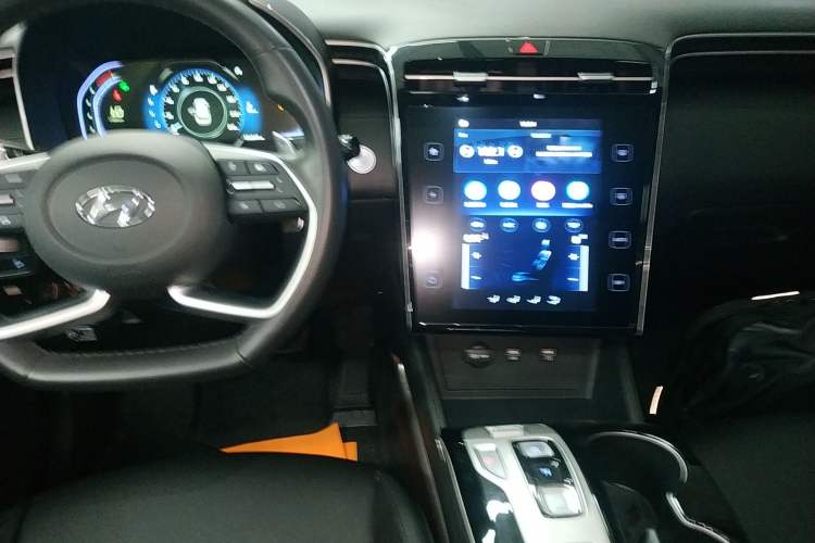 Used Hyundai Tucson 2022 Tucson L 1.5T DCT LUX Prestige Edition N Line Audio And AC Panel