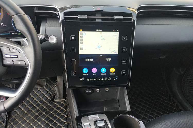 Used Hyundai Tucson 2022 Tucson L 2.0L Hybrid · Flagship Edition Audio And AC Panel