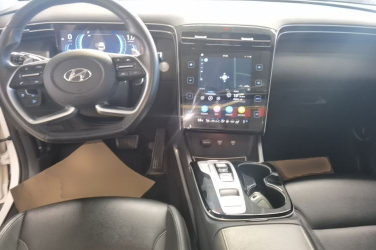 Used Hyundai Tucson 2022 Tucson L 1.5T DCT LUX Prestige Edition N Line Center Console