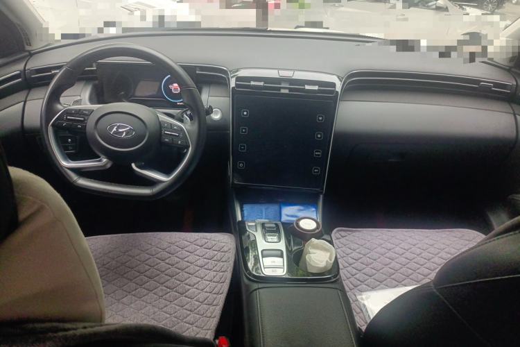 Used Hyundai Tucson 2022 Tucson L 2.0L Hybrid - Prestige Edition Center Console