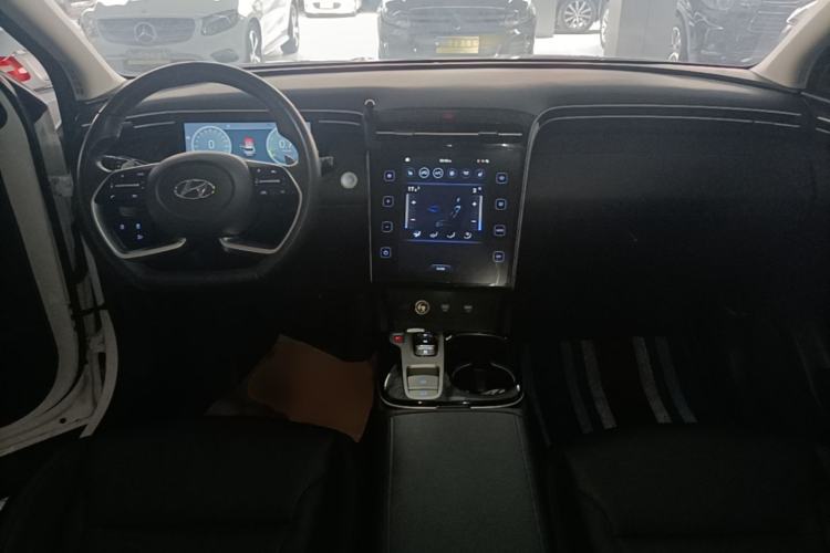 Used Hyundai Tucson 2022 Tucson L 1.5T DCT LUX Prestige Edition N Line Center Console