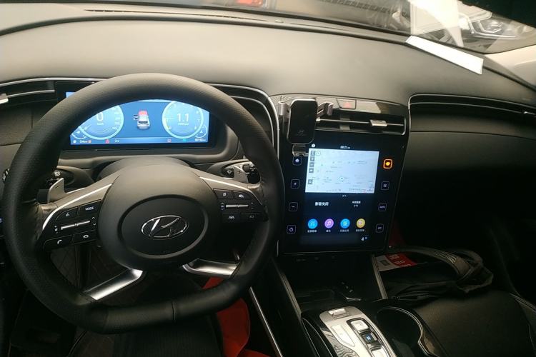 Used Hyundai Tucson 2022 Tucson L 1.5T DCT LUX Prestige Edition N Line Center Console