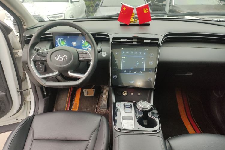 Used Hyundai Tucson 2022 Tucson L 1.5T DCT LUX Prestige Edition N Line Center Console