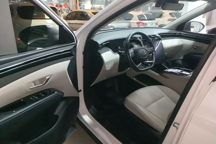 Used Hyundai Tucson 2022 Tucson L 2.0L Hybrid - Prestige Edition Driver Seat