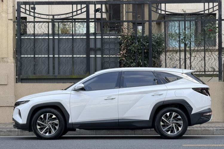 Used Hyundai Tucson 2022 Tucson L 1.5T DCT LUX Prestige Edition N Line Exterior 2