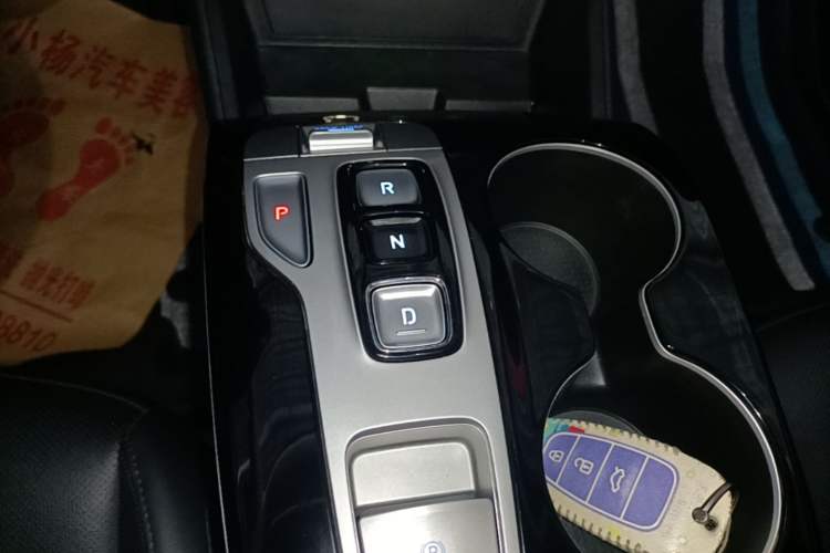 Used Hyundai Tucson 2022 Tucson L 1.5T DCT LUX Prestige Edition N Line Gear Lever