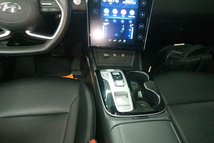 Used Hyundai Tucson 2022 Tucson L 1.5T DCT LUX Prestige Edition N Line Gear Lever