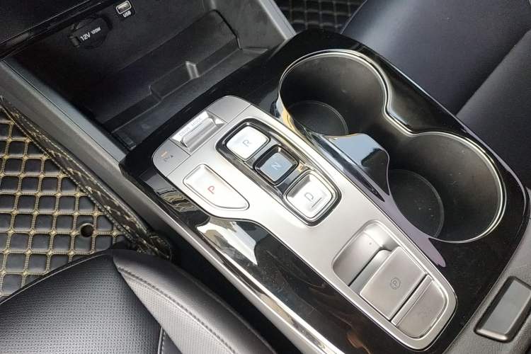 Used Hyundai Tucson 2022 Tucson L 2.0L Hybrid · Flagship Edition Gear Lever