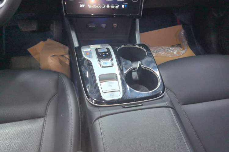 Used Hyundai Tucson 2022 Tucson L 1.5T DCT LUX Prestige Edition N Line Gear Lever
