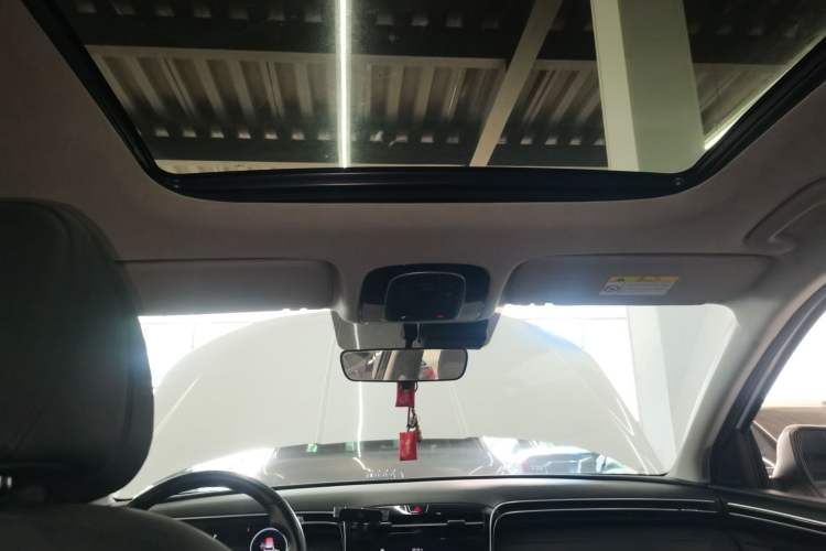 Used Hyundai Tucson 2022 Tucson L 2.0L Hybrid - Prestige Edition Headliner