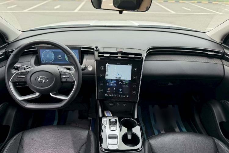 Used Hyundai Tucson 2022 Tucson L 1.5T DCT LUX Prestige Edition N Line Interior 2
