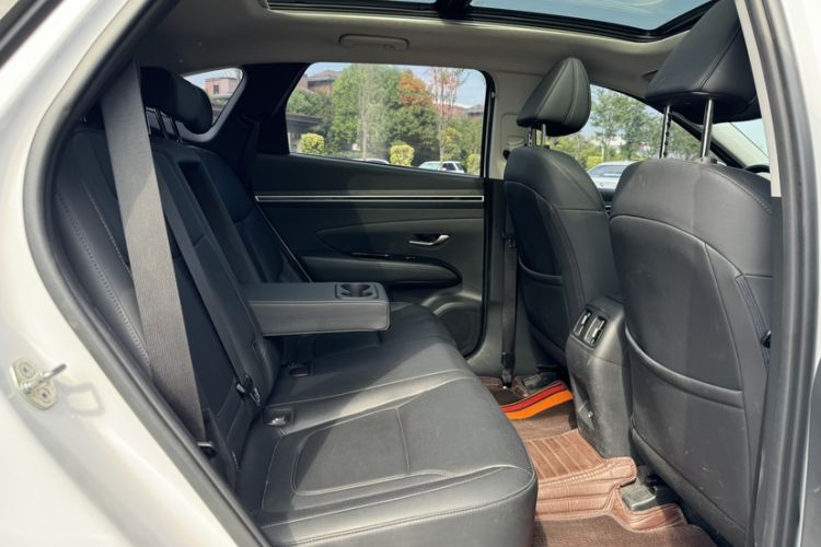 Used Hyundai Tucson 2022 Tucson L 2.0L Hybrid - Prestige Edition Interior 3