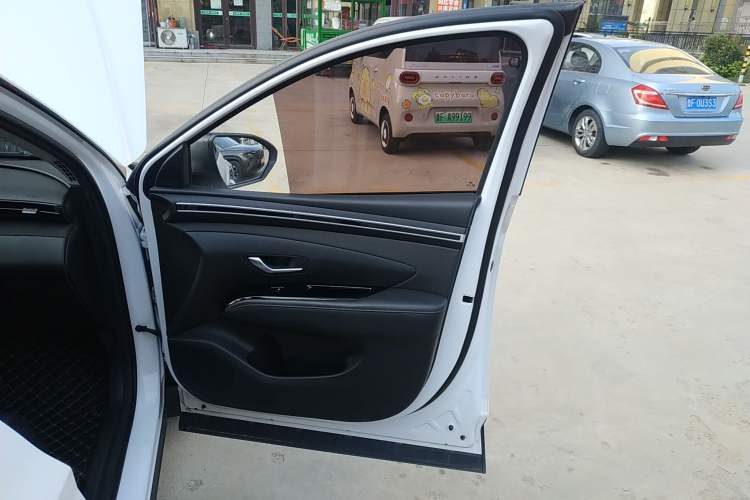 Used Hyundai Tucson 2022 Tucson L 2.0L Hybrid · Flagship Edition Interior 5