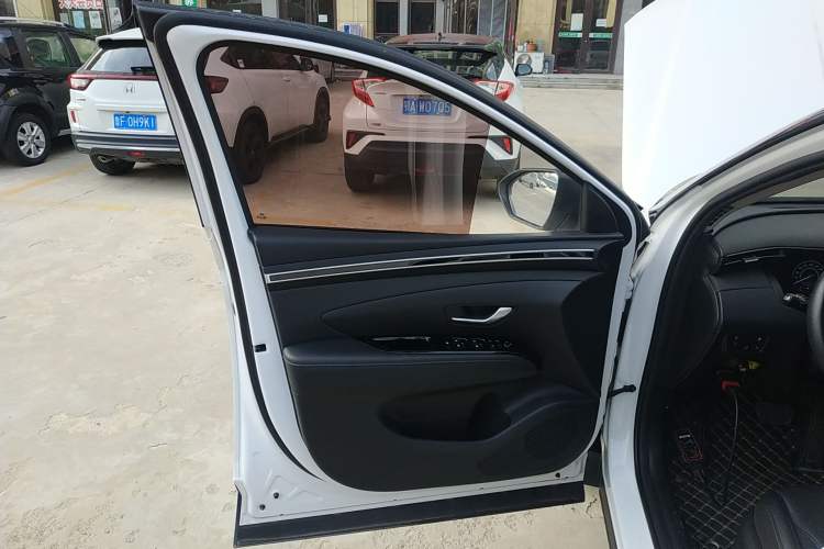 Used Hyundai Tucson 2022 Tucson L 2.0L Hybrid · Flagship Edition Interior 7