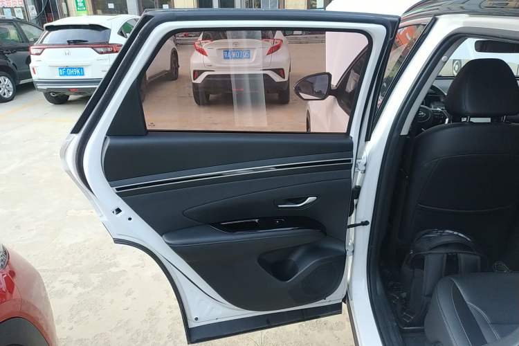 Used Hyundai Tucson 2022 Tucson L 2.0L Hybrid · Flagship Edition Interior 8