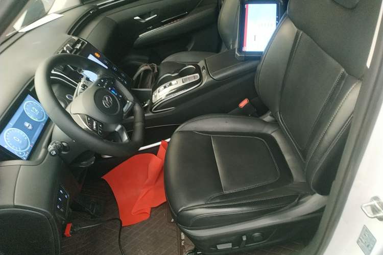 Used Hyundai Tucson 2022 Tucson L 1.5T DCT LUX Prestige Edition N Line Left Front Seat