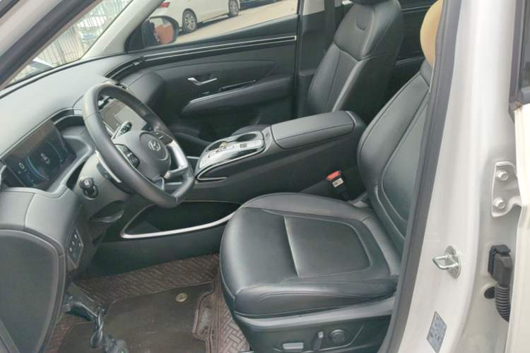 Used Hyundai Tucson 2022 Tucson L 1.5T DCT LUX Prestige Edition N Line Left Front Seat