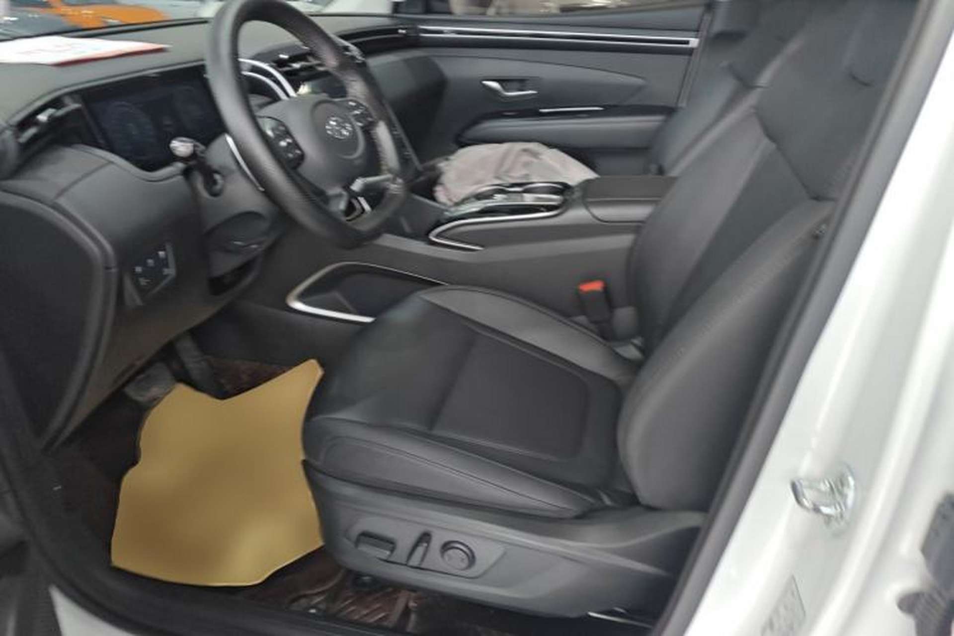 Used Hyundai Tucson 2022 Tucson L 1.5T DCT LUX Prestige Edition N Line Left Front Seat