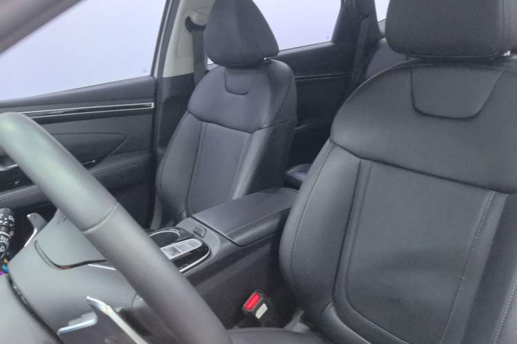 Used Hyundai Tucson 2022 Tucson L 1.5T DCT LUX Prestige Edition N Line Left Front Seat