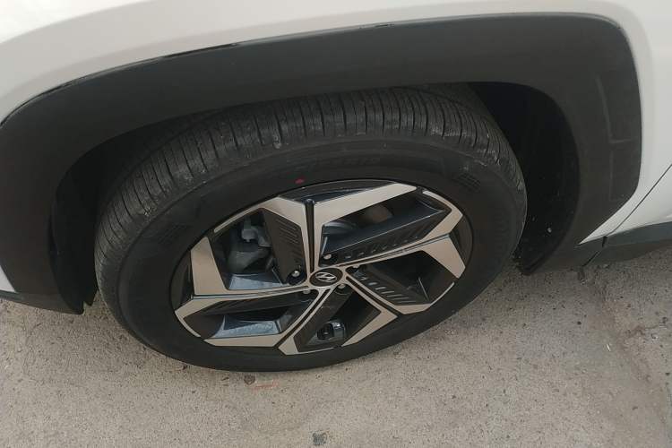 Used Hyundai Tucson 2022 Tucson L 1.5T DCT LUX Prestige Edition N Line Left Front Wheel Hub