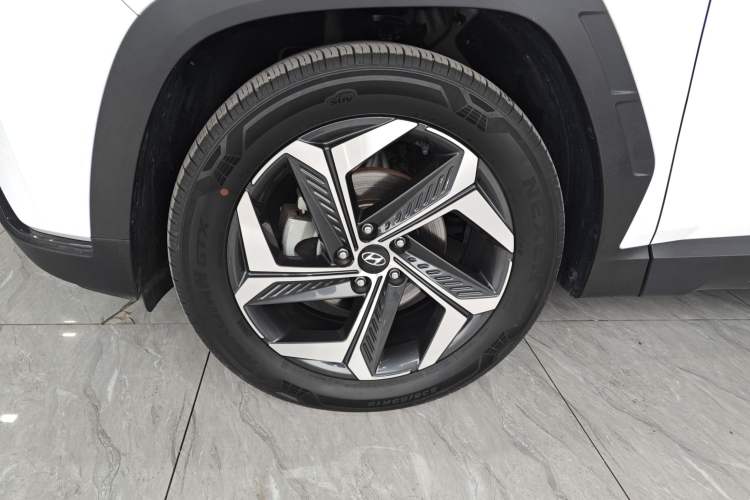 Used Hyundai Tucson 2022 Tucson L 1.5T DCT LUX Prestige Edition N Line Left Front Wheel Hub