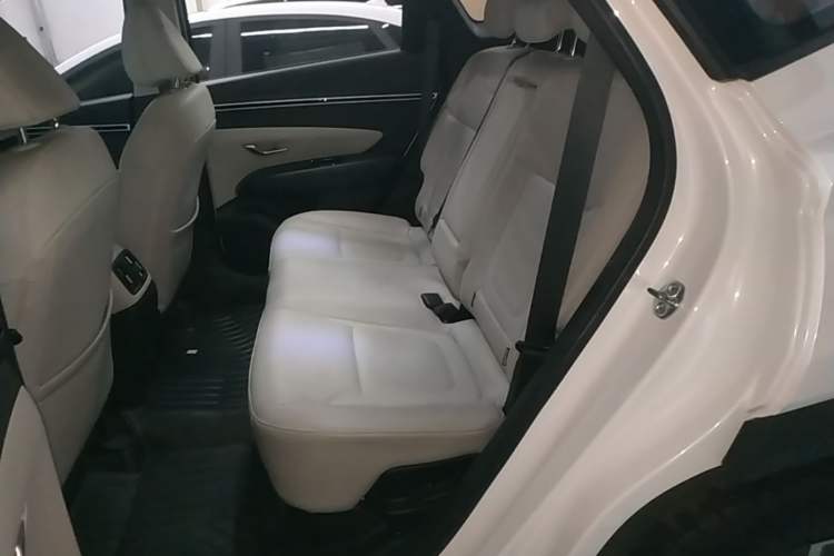 Used Hyundai Tucson 2022 Tucson L 2.0L Hybrid - Prestige Edition Left Rear Seat
