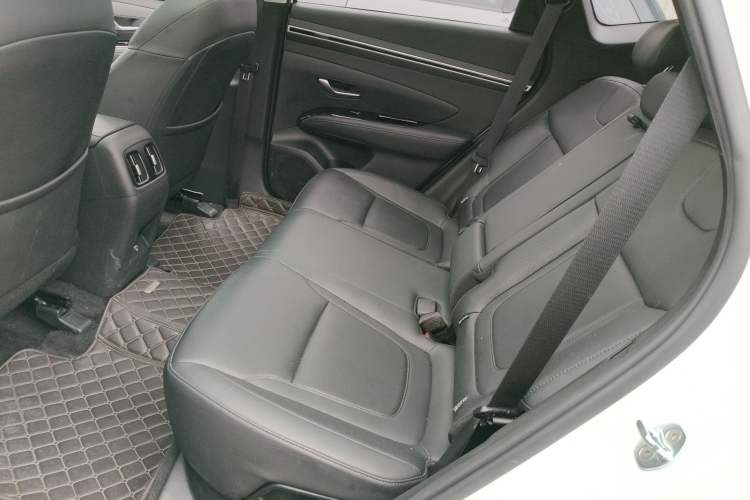 Used Hyundai Tucson 2022 Tucson L 1.5T DCT LUX Prestige Edition N Line Left Rear Seat