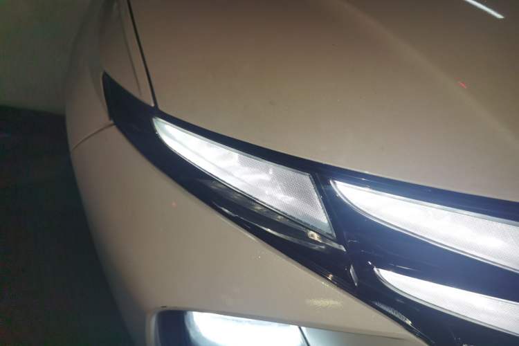 Used Hyundai Tucson 2022 Tucson L 2.0L Hybrid - Prestige Edition Right Front Headlight
