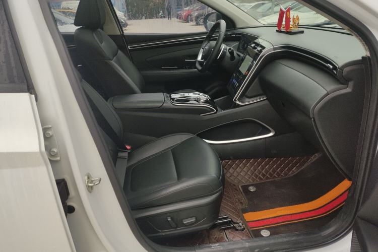 Used Hyundai Tucson 2022 Tucson L 1.5T DCT LUX Prestige Edition N Line Right Front Seat