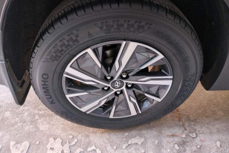 Used Hyundai Tucson 2022 Tucson L 2.0L Hybrid – Smart Enjoyment Version Right Rear Wheel Hub