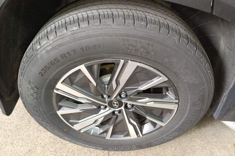 Used Hyundai Tucson 2022 Tucson L 2.0L Hybrid – Smart Enjoyment Version Right Rear Wheel Hub