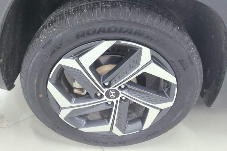 Used Hyundai Tucson 2022 Tucson L 1.5T DCT LUX Prestige Edition N Line Right Rear Wheel Hub