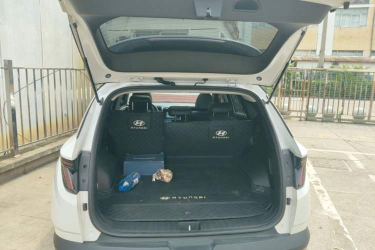 Used Hyundai Tucson 2022 Tucson L 1.5T DCT LUX Prestige Edition N Line Trunk