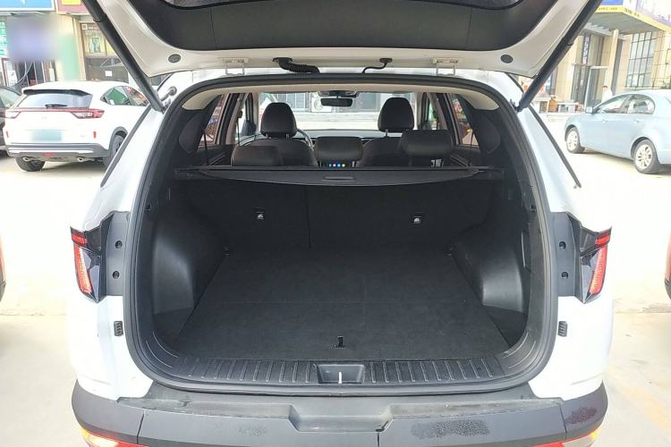 Used Hyundai Tucson 2022 Tucson L 2.0L Hybrid · Flagship Edition Trunk