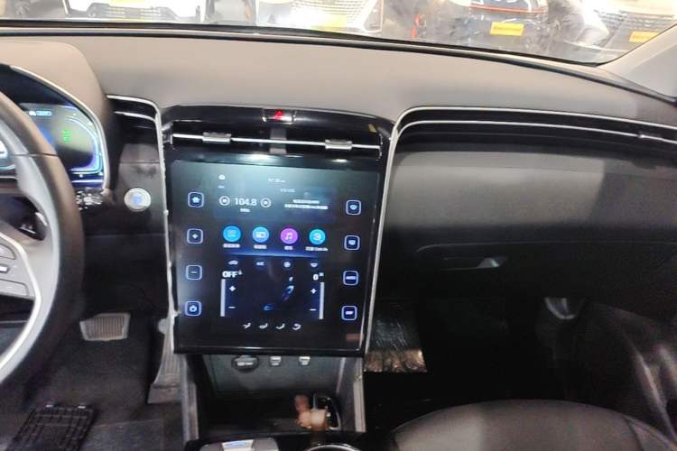 Used Hyundai Tucson 2023 Tucson L 1.5T Automatic Two-Wheel Drive GLX Elite Edition Audio And AC Panel