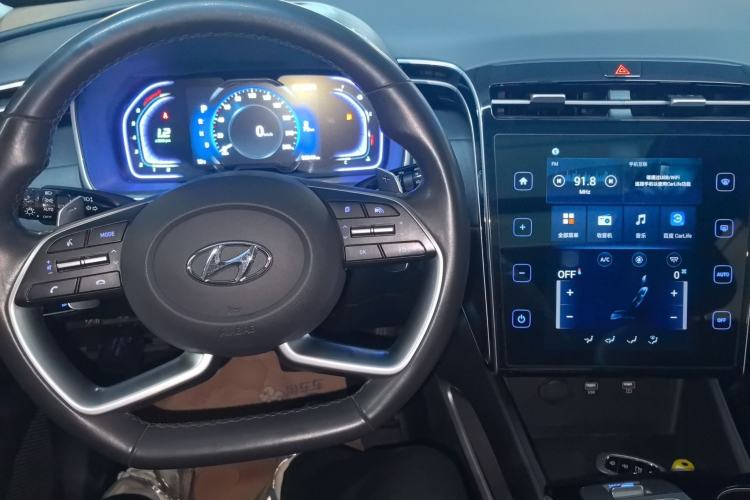 Used Hyundai Tucson 2023 Tucson L 1.5T Automatic Two-Wheel Drive GLX Elite Edition Center Console