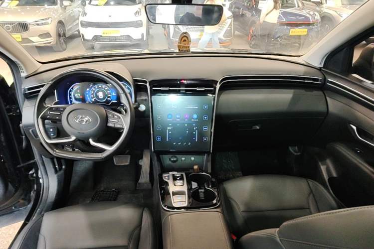 Used Hyundai Tucson 2023 Tucson L 1.5T Automatic Two-Wheel Drive GLX Elite Edition Center Console