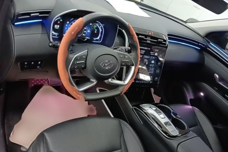 Used Hyundai Tucson 2023 Tucson L 1.5T Automatic Two-Wheel Drive GLX Elite Edition Center Console