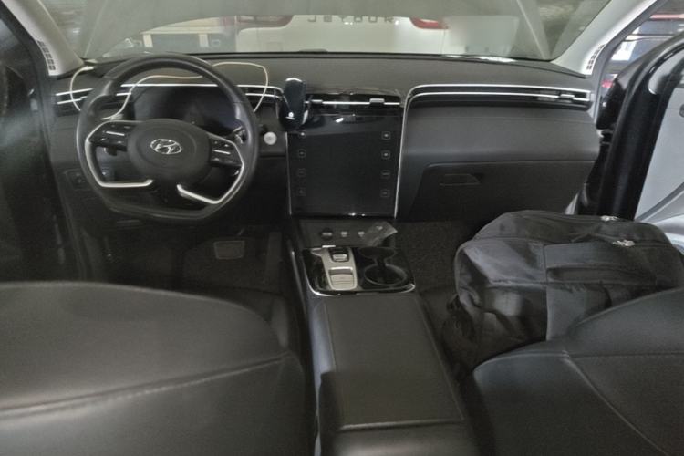 Used Hyundai Tucson 2023 Tucson L 1.5T Automatic Two-Wheel Drive LUX Prestige Edition Center Console