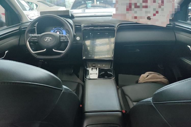 Used Hyundai Tucson 2023 Tucson L 1.5T Automatic Two-Wheel Drive DLX Luxury Edition Center Console