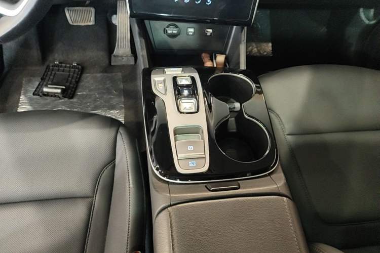 Used Hyundai Tucson 2023 Tucson L 1.5T Automatic Two-Wheel Drive GLX Elite Edition Gear Lever